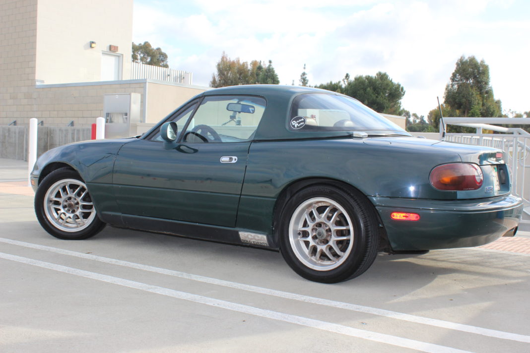 1991 Mazda Miata BRG - Driving Purity